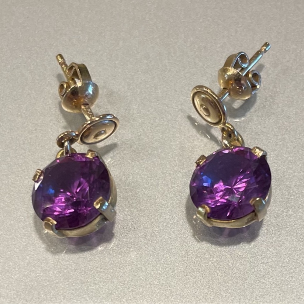 Vintage Drop Earrings in 14k Yellow Gold with Synthetic Color Change Alexandrite
